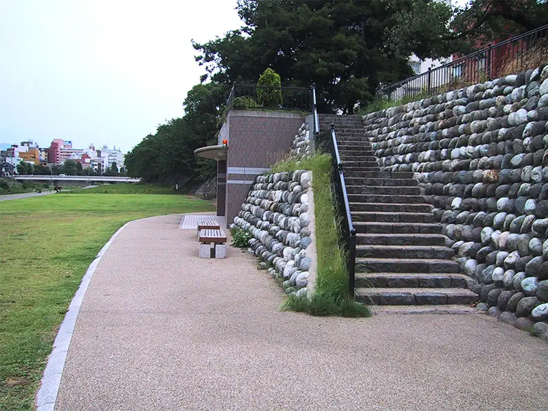 犀川トイレスロープ